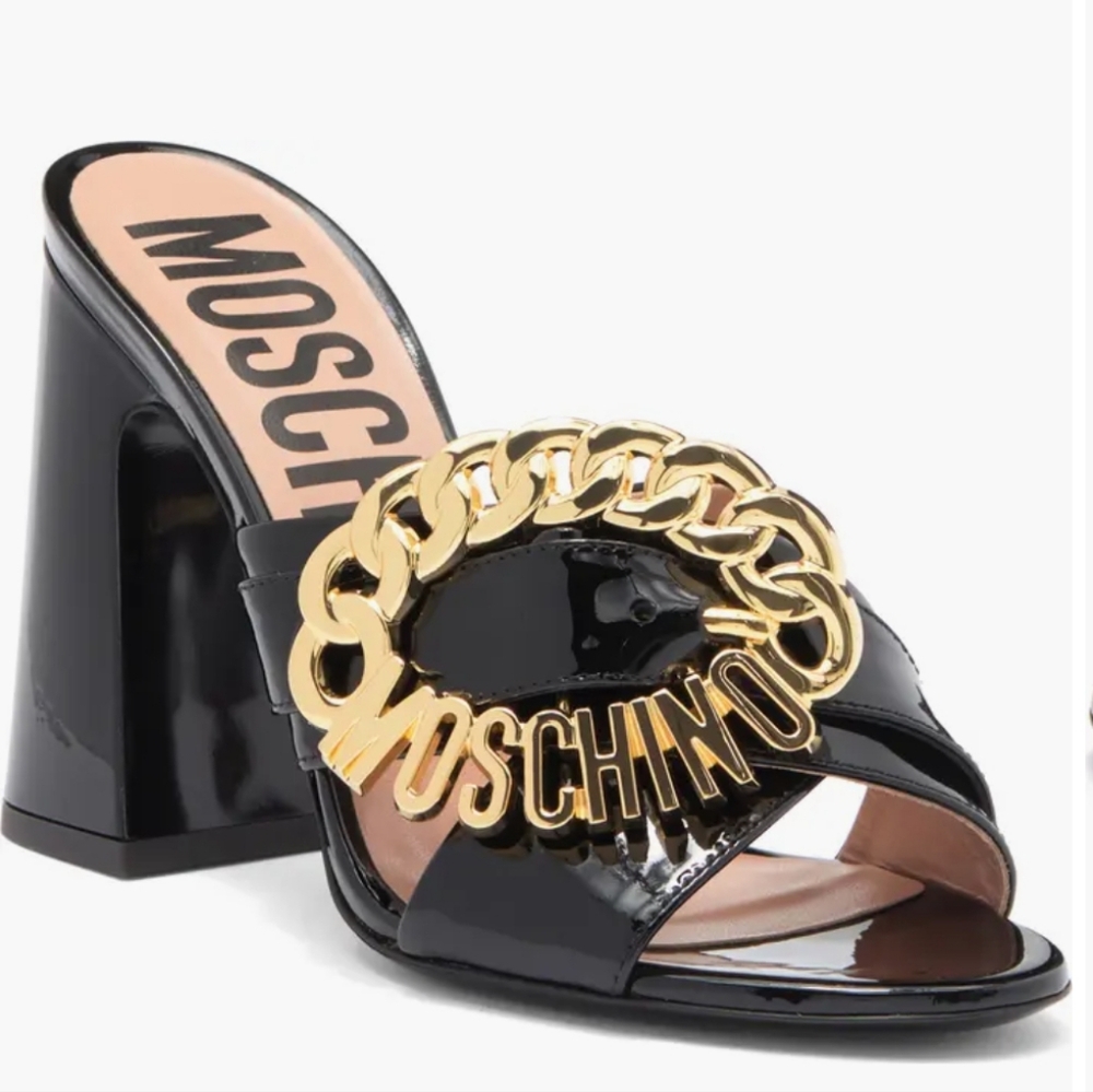 Moschino Patent Leather shoes With 4" Heel. No Box. No Dust Bag